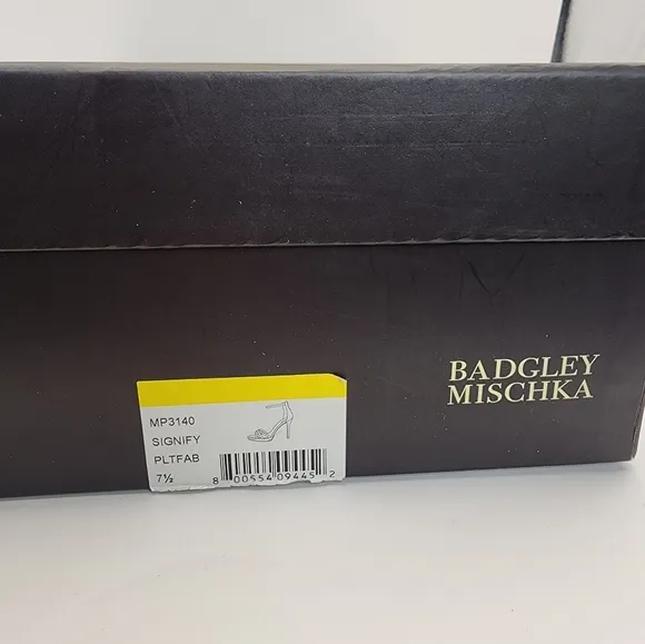 Badgley Mischka Gold Signify Platino Strappy Heels Size: 7.5