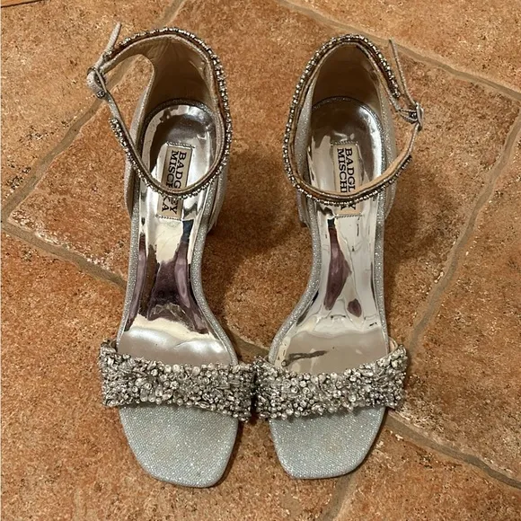 Badgley Mischka Womens Kendall  Beige Dressy Slip On Heels Shoes Size 9