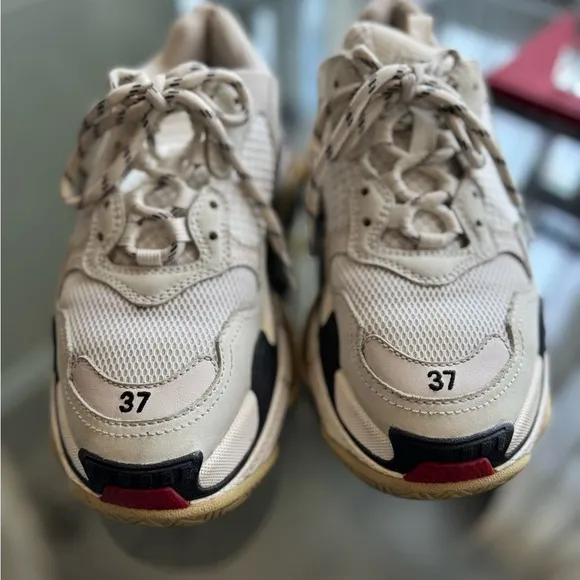 Balenciaga Women's Cream Sneakers