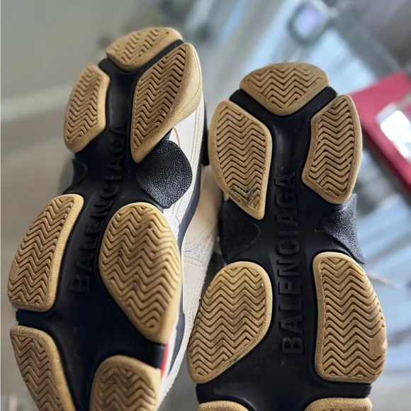 Balenciaga Women's Cream Sneakers