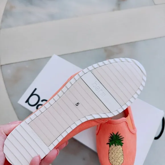 Bar lll  Opal Pineapple Slip-On Shoes Flats and Loafers/NWB