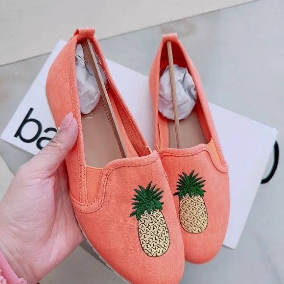 Bar lll  Opal Pineapple Slip-On Shoes Flats and Loafers/NWB