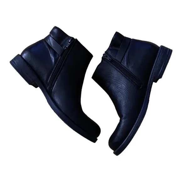 BARETRAPS-CAINE ANKLE BOOTS-SIZE 6.5