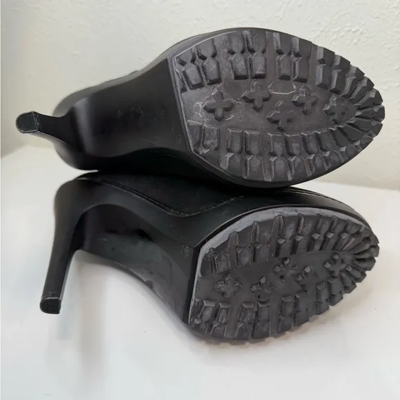 BCBGMAXAZRIA Virginia black suede high heel ankle boots, size 8