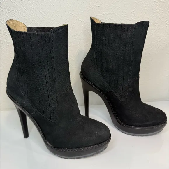 BCBGMAXAZRIA Virginia black suede high heel ankle boots, size 8