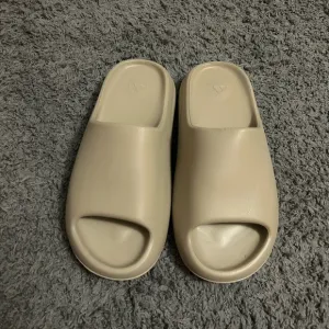 Beige Yeezy Slide Sandals