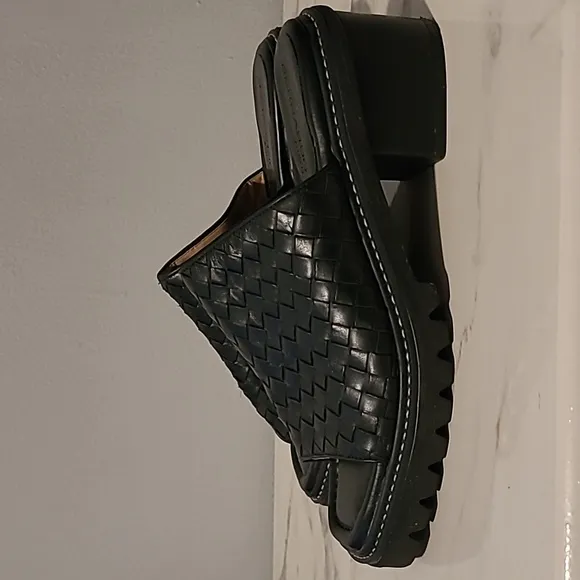 Bernardo Studio Black Basket Weave Woven Leather Heeled Slide Sandals Womens 8.5