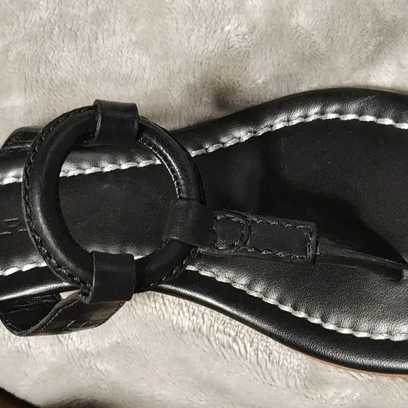 BERNARDO Wedge thong slide in sandals size 5.5M