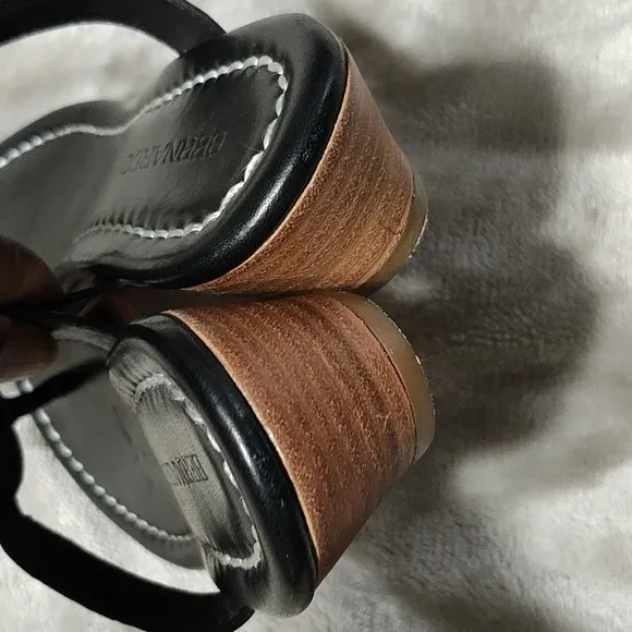 BERNARDO Wedge thong slide in sandals size 5.5M