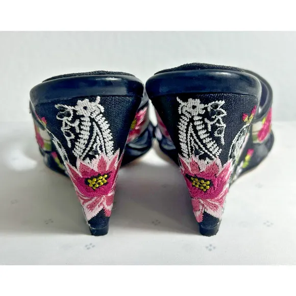 BEVERLY FELDMAN 8 Floral Wedge Sandals Embroidered High Heels Slip RARE Vintage