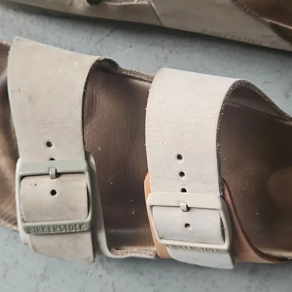 Birkenstock Arizona Nubuck Leather Beige Sandcastle / Faded Khaki Sandals