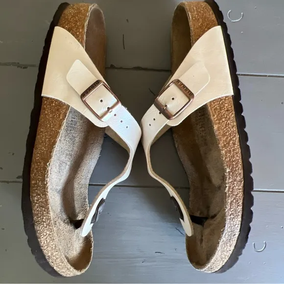 BIRKENSTOCK Gizeh Leather Cream Shimmer Sandals US  10