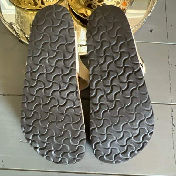BIRKENSTOCK Gizeh Leather Cream Shimmer Sandals US  10