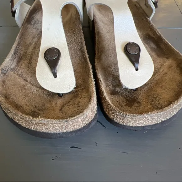 BIRKENSTOCK Gizeh Leather Cream Shimmer Sandals US  10