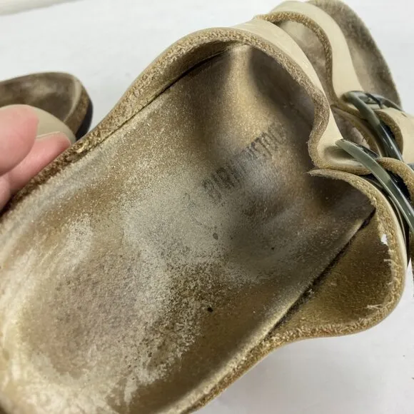 Birkenstock Women  EU 38 US L7 Arizona Big Buckle Comfort Sandals Tan