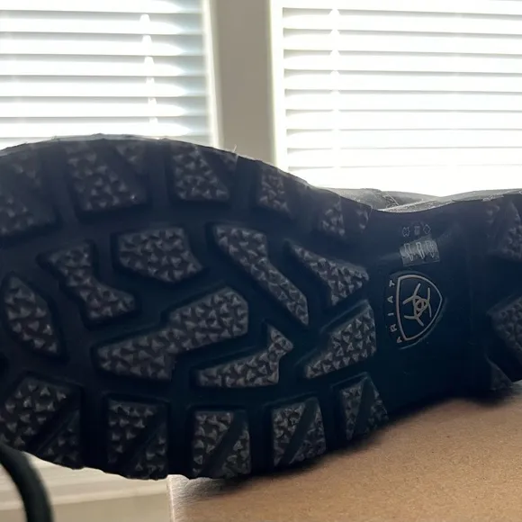 Black Ariat boots