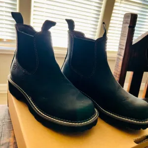 Black Ariat boots