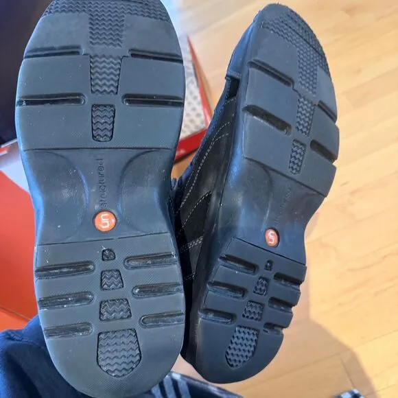 Black Clarks Unstructured leather shoes