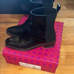 Black Tory Burch Chelsea Leather Ankle Boots - 10