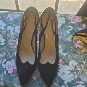 Black Women's Heels by