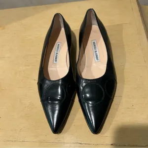 Blahnik black leather women’s flats size u.s.8Style#17599046