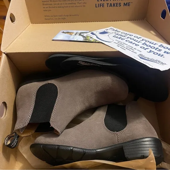 Blundstone Chelsea taupe dark gray boots