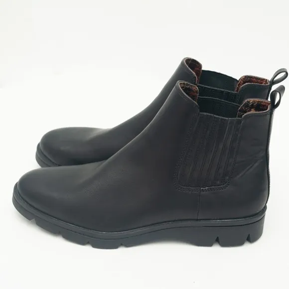 B.O.C. New! Erin Faux Leather Laceless Ankle Boots.