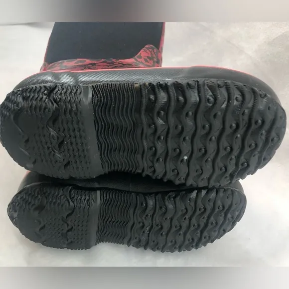 Bogs size 10 toddler skulls -30 waterproof snow boots