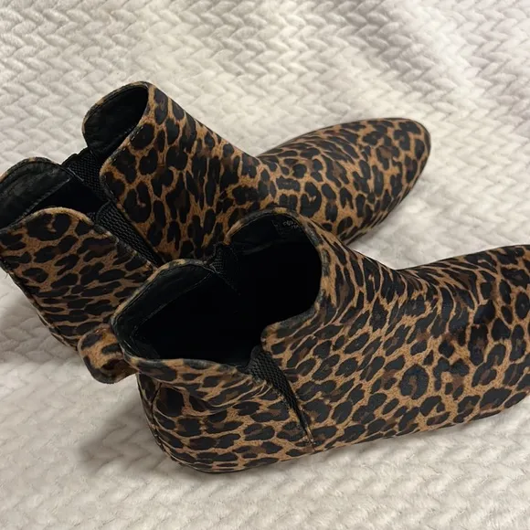Born Animal Leopard Print Womens Ankle Boots Size 7.5 M NEW