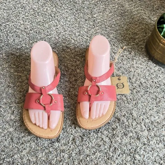BORN Thong Strappy Sandals Women’s Size 9 Coral Pink Comfort Shoe New