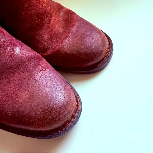 Born Trinculo Distressed Leather Ankle Boots - Burgundy