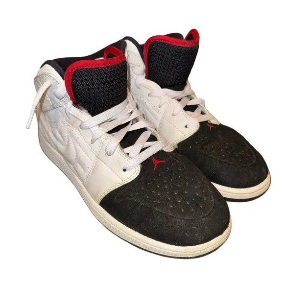 Boys (7Y) Nike Air Jordan 1 Retro 99 Sneakers White &amp; Black