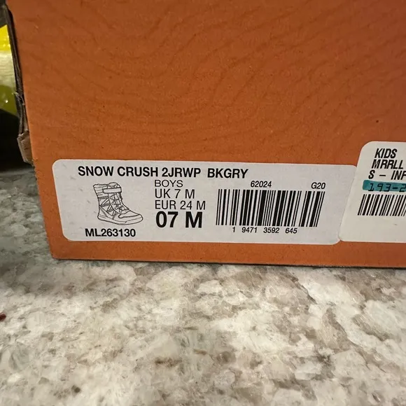 Brand New Toddler Size 7 Merrell Snow Boots