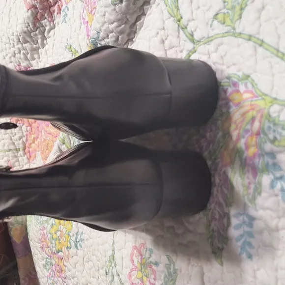 Brighton Godiva ankle boots