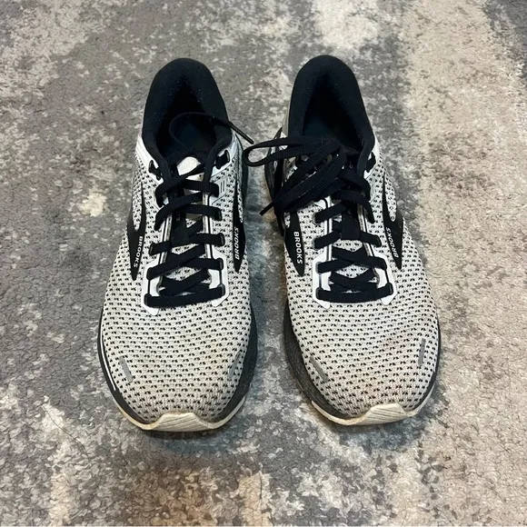 Brooks Adrenaline GTS 22 road running shoes 8.5