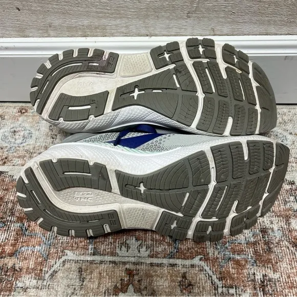 Brooks Womens Adrenaline GTS 22 Gray Running Shoes Sneaker Sz 9.5 M 1203531B045