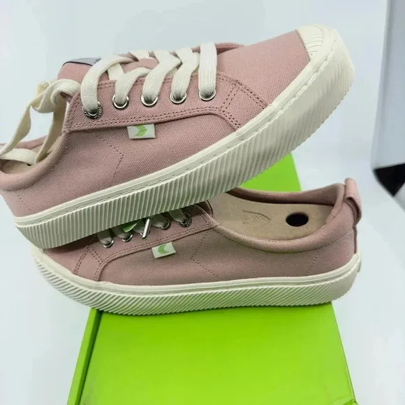 Cariuma Unisex Oca Low Sneaker Shoes Lace-Up Round Toe Rose Canvas Size 6/7.5