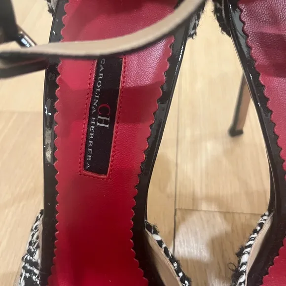 ✨Carolina Herrera Black and White Tweed Women's Heels