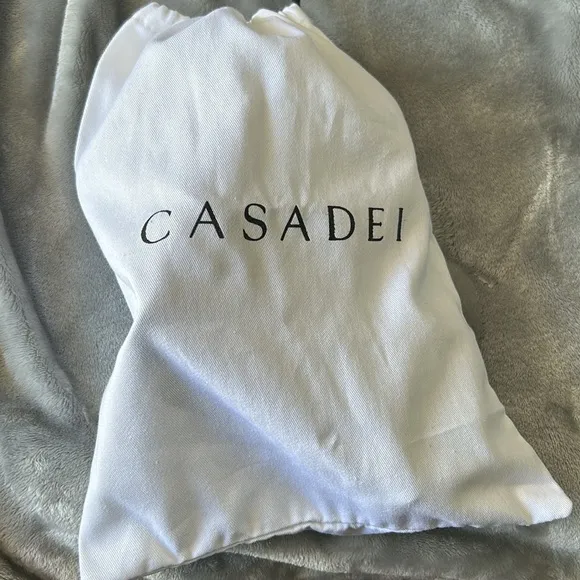 Casadei gold heels 🤎