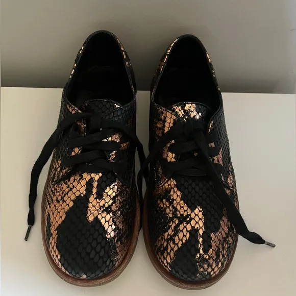 Chapter 2 Derby Shoes 34 HTF!