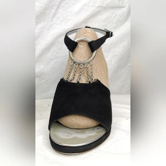 Charles Jourdan Court Salomé pumps