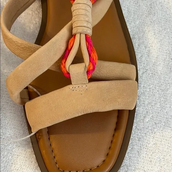 Chelsea &amp; Violet Women's Tan and Red Sandals