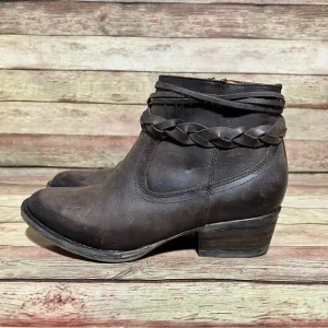 Circle G Brown Leather Ankle Boots