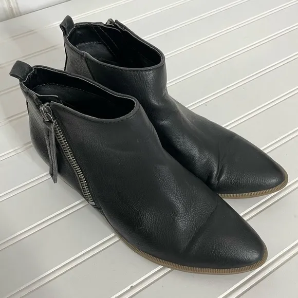 Circus by Sam Edelman Black Ankle Booties Boots -411