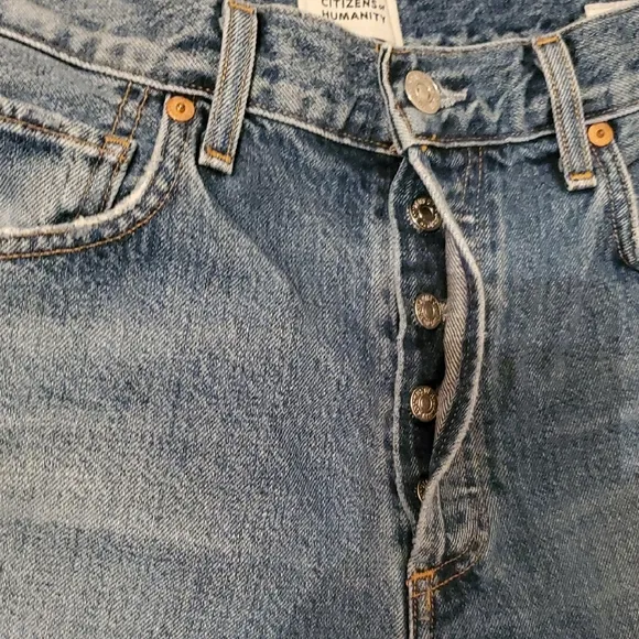 Citizens of Humanity Premium Vintage Emory Denim Shorts – Button Fly &amp; Raw Hem