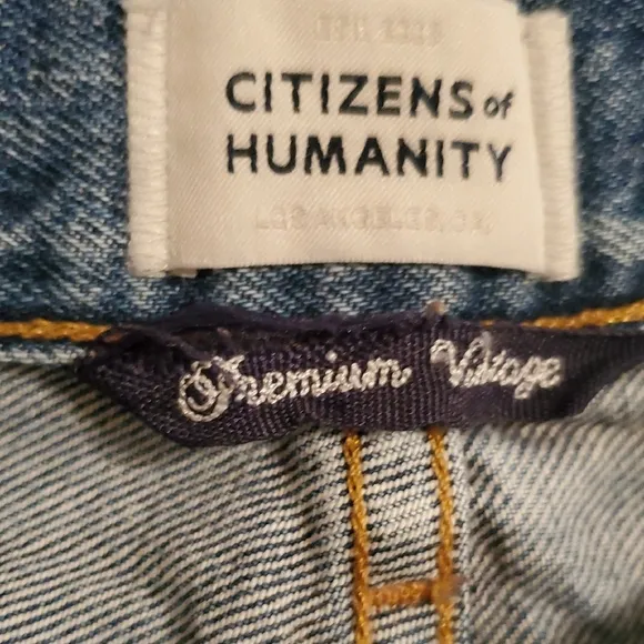 Citizens of Humanity Premium Vintage Emory Denim Shorts – Button Fly &amp; Raw Hem