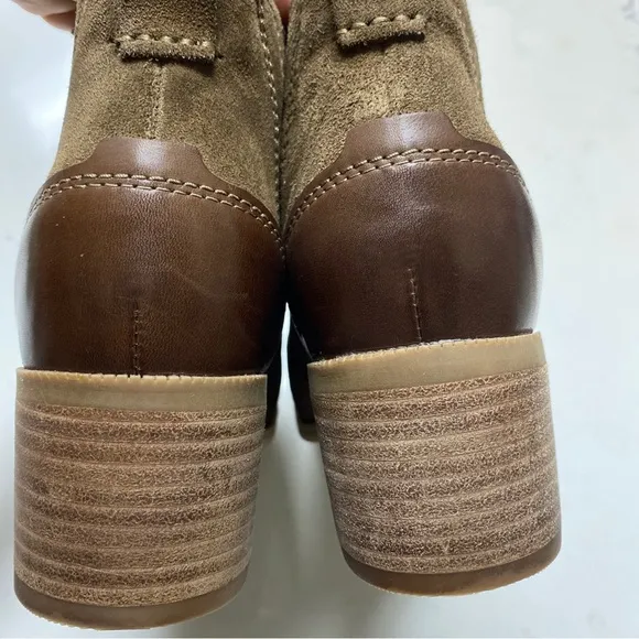 Clarks Artisian Brown/Olive Suede Leather Chelsea Ankle Booties Shoes Size 8.