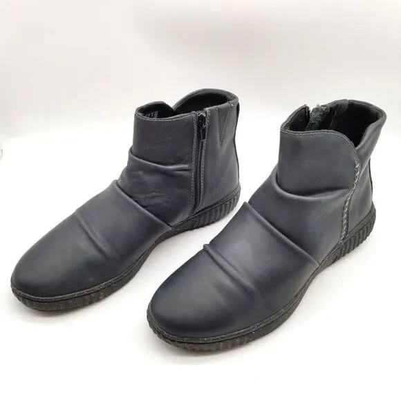 Clarks Caroline Rae Boots Women's 9 M Black Leather Ankle Ruched Zip Up