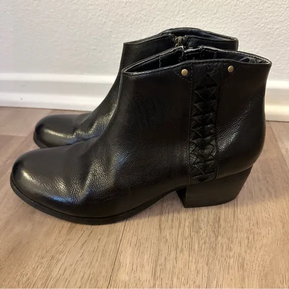 Clarks Maypearl Fawn Black Leather Ankle Boots