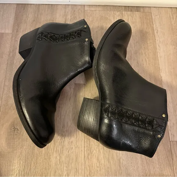 Clarks Maypearl Fawn Black Leather Ankle Boots